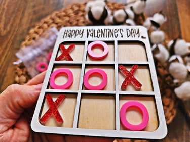 Engraved Wooden Valentine's Day Tic Tac Toe Puzzle: XOXO Gift