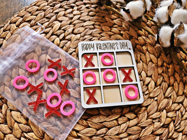 Engraved Wooden Valentine's Day Tic Tac Toe Puzzle: XOXO Gift