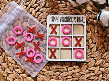 Engraved Wooden Valentine's Day Tic Tac Toe Puzzle: XOXO Gift